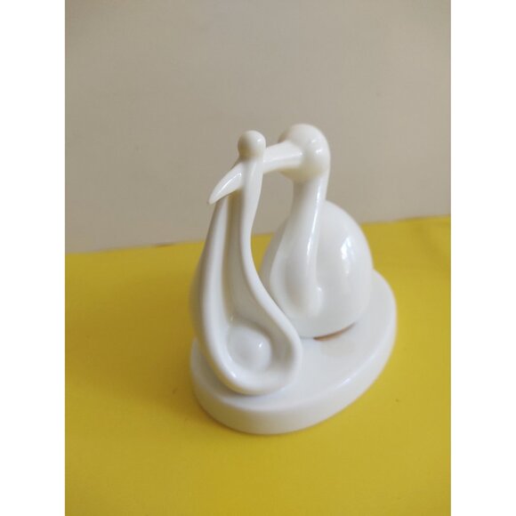 MOMENTS By COALPORT Bone China FIGURINE "A gift from heaven" Stork with baby - Picture 3 of 9